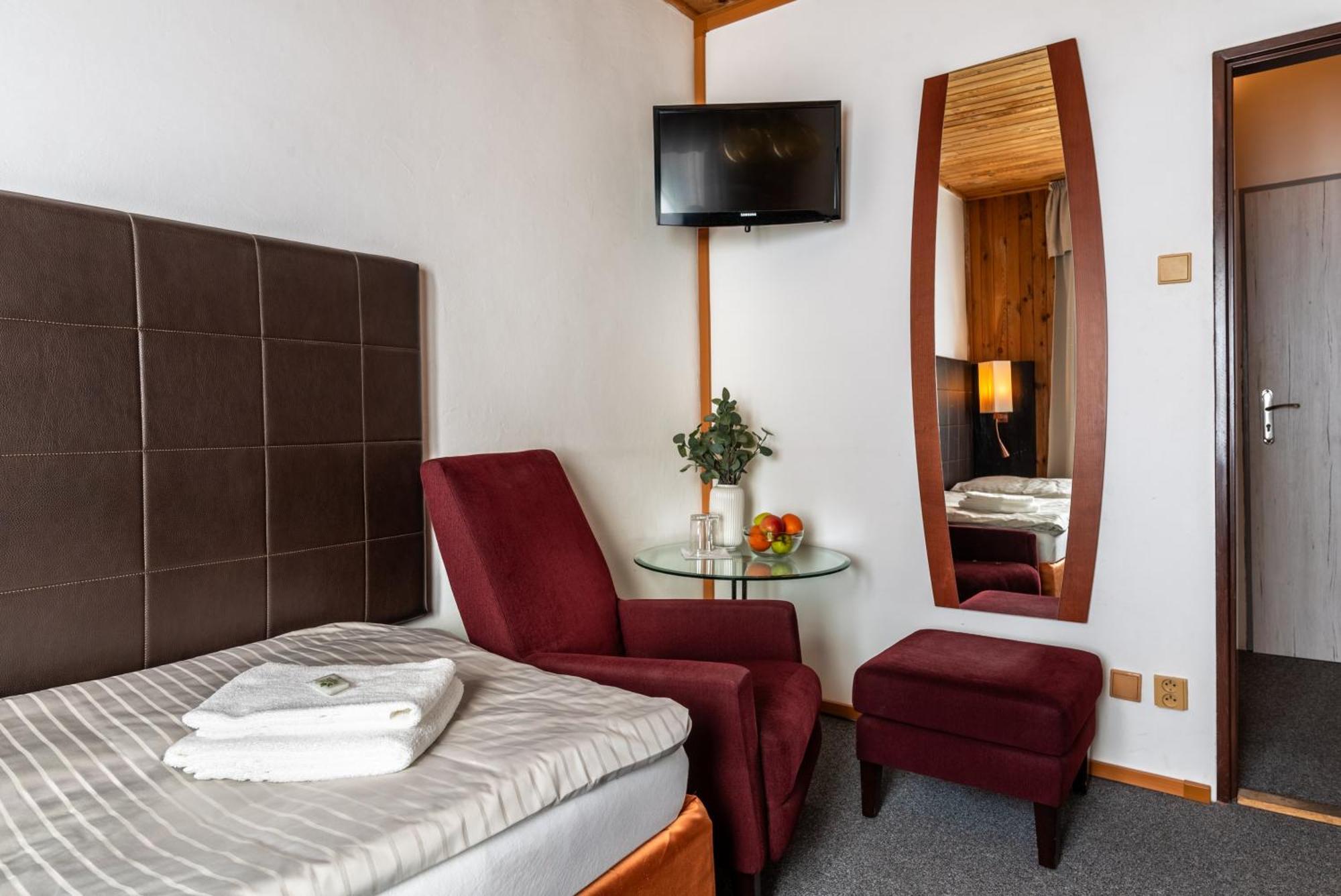 Hotel Schwarz Nove Hamry Exterior photo
