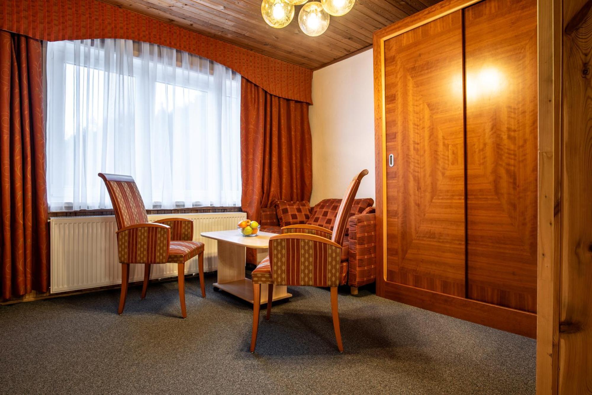 Hotel Schwarz Nove Hamry Exterior photo