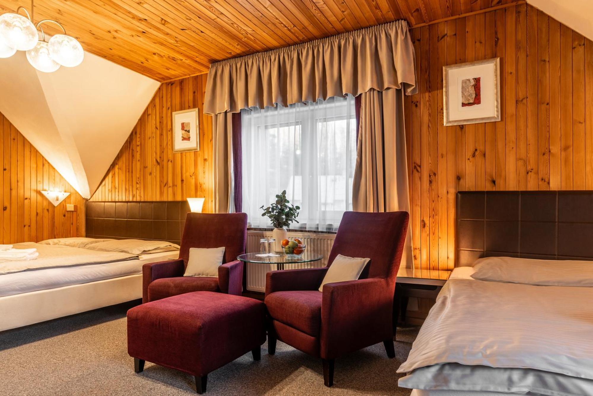 Hotel Schwarz Nove Hamry Exterior photo